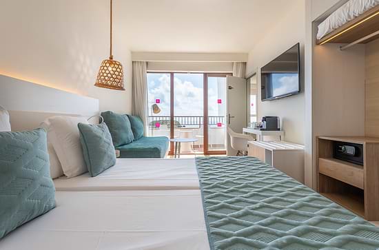 Leonardo Royal Hotel Ibiza Santa Eulalia - Deluxe Zimmer mit Meerblick
