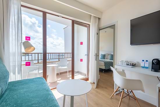 Leonardo Royal Hotel Ibiza Santa Eulalia - Deluxe Zimmer mit Meerblick
