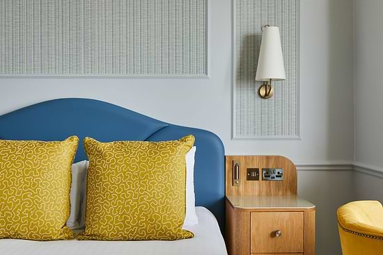 The Grand Brighton Feature Executive King with Seaview and Balcony