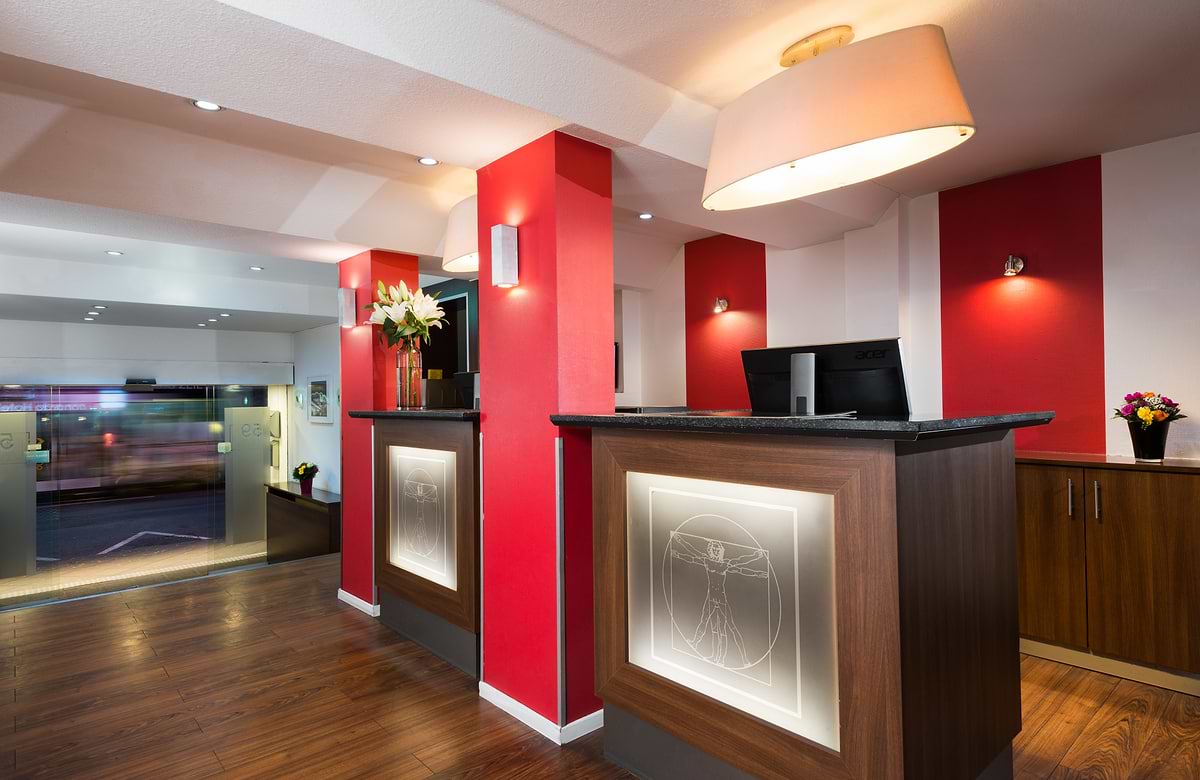 Leonardo Hotel Frankfurt City Center - Rezeption