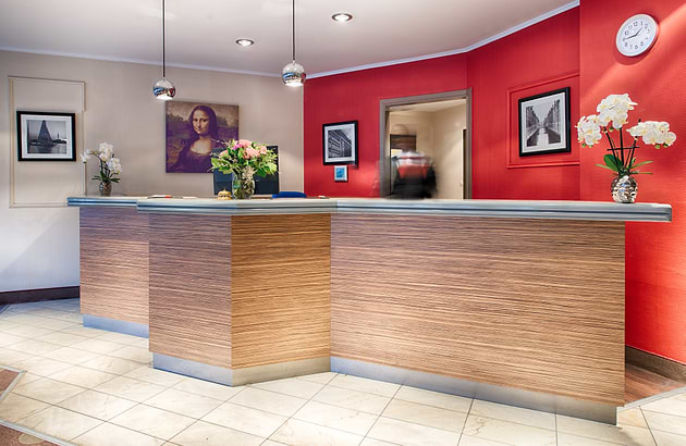 Leonardo Inn Hotel Hamburg Airport - Rezeption