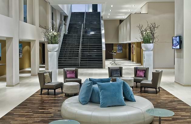 Leonardo Royal Hotel München - Lobby