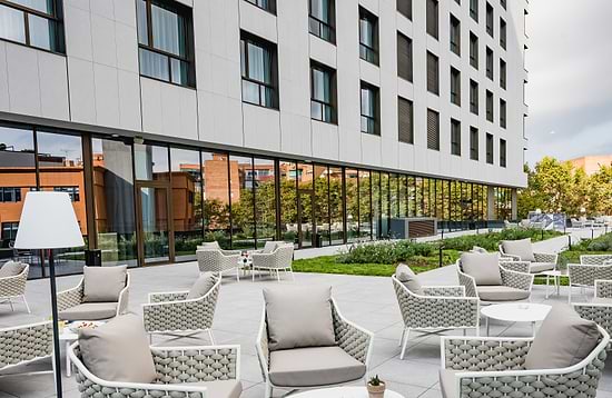 Leonardo Royal Hotel Barcelona Fira - Терраса