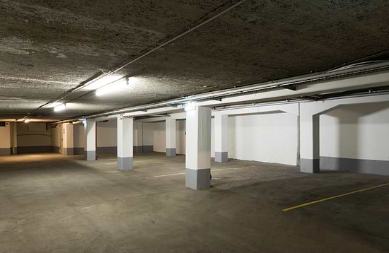 Leonardo Hotel Frankfurt City Center - Underground parking