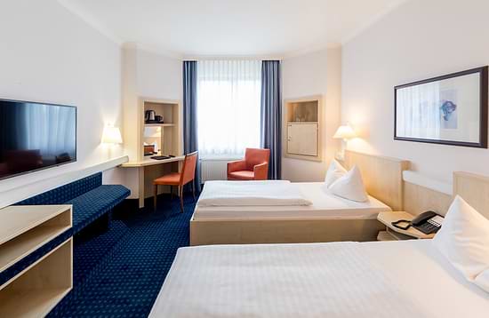 Hotel Magdeburg City Center by Leonardo Hotels - Улучшенный номер с двумя односпальными кроватями