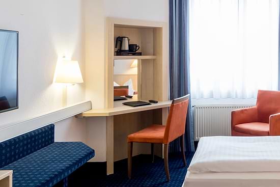 Hotel Magdeburg City Center by Leonardo Hotels - Комфортный номер с двумя односпальными кроватями