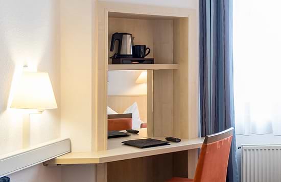Hotel Magdeburg City Center by Leonardo Hotels - Улучшенный номер с двумя односпальными кроватями