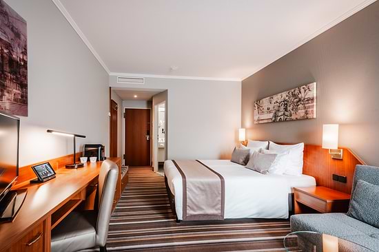 Leonardo Hotel Aachen – Superior Double Room