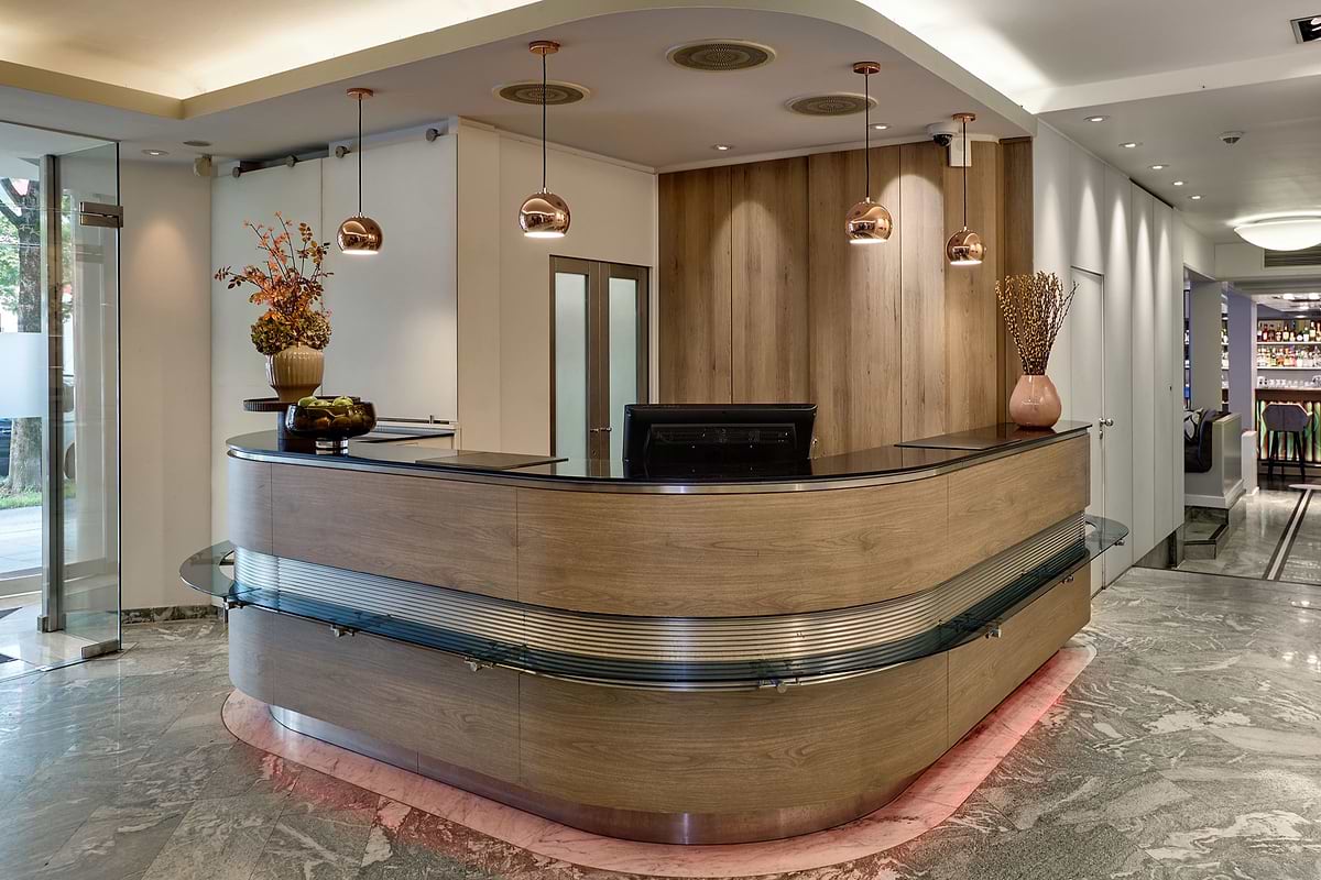 Leonardo Hotel München City West - Ресепшн