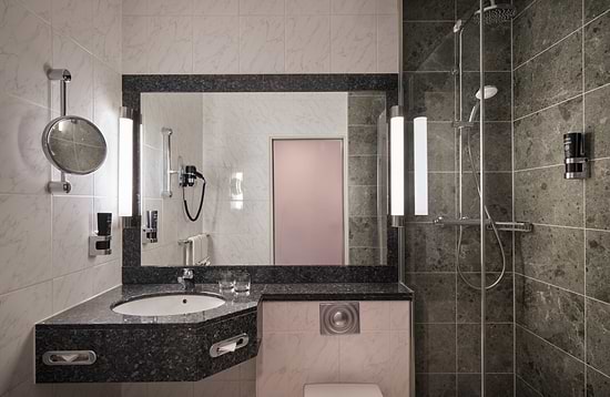 Leonardo Royal Hotel Düsseldorf Königsallee - Chambre Triple Comfort