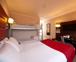 Leonardo Inn Hotel Glasgow West End - Double Room with Bunk Beds