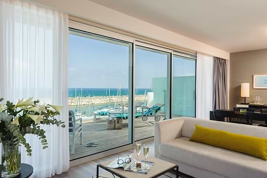 Herods Herzliya Hotel - Suite's living room and balcony