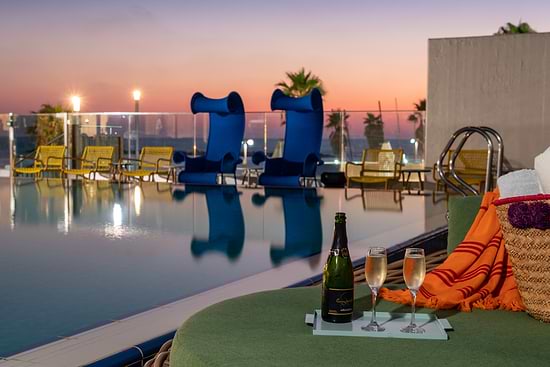 Herods Tel Aviv Hotel - Outdoor pool at evening