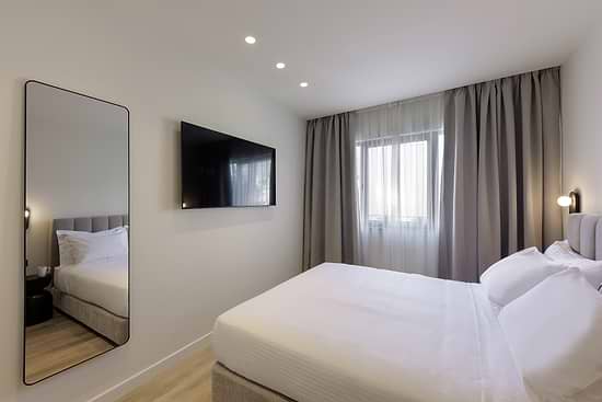 Plaka One Bedroom Suite with Balcony - Bedroom