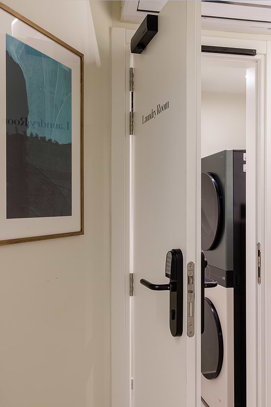 master Plaka - Laundry Room