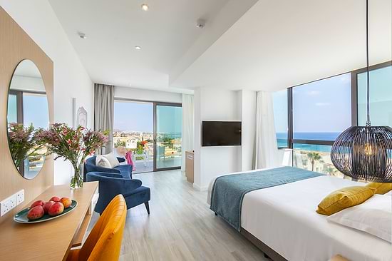 Leonardo Crystal Cove Hotel & Spa by the Sea - Adults Only - Junior Suite with Outdoor Hot Tub