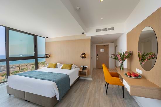 Leonardo Crystal Cove Hotel & Spa by the Sea - Adults Only - Полулюкс с наружной горячей ванной