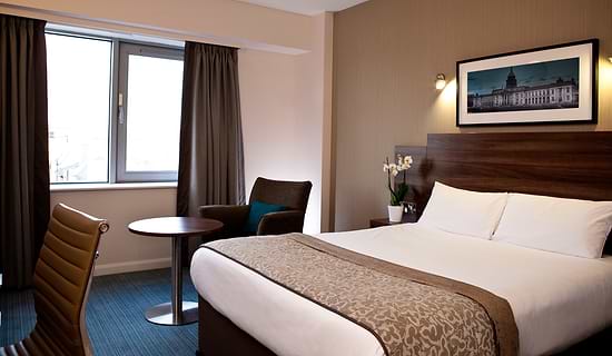 Leonardo Hotel Dublin Parnell Street - Standard Zimmer mit Super King Bett