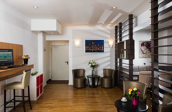 Leonardo Hotel Frankfurt City Center - Lobby