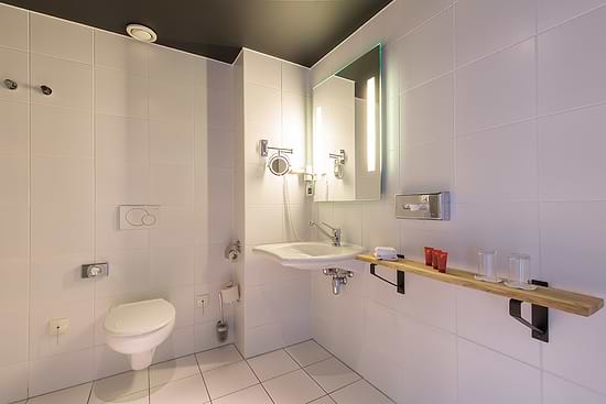 Leonardo Hotel Almere City Center - Badkamer
