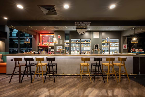 Leonardo Hotel Brighton - Oddsocks Bar & Kitchen