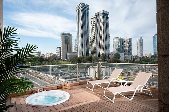 Leonardo Plaza City Tower Hotel - JACUZI Suite