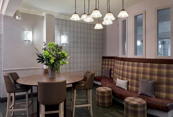 ليوناردو مدينة إدنبره - البهو