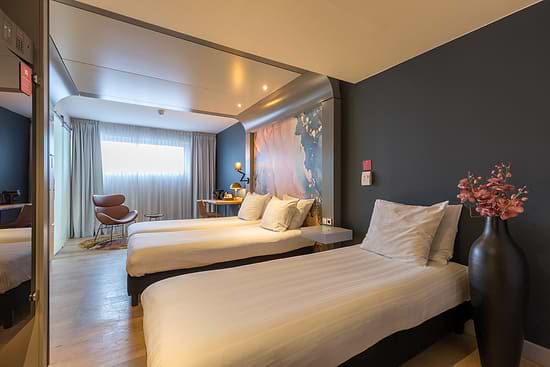 Leonardo Hotel Almere City Center - Comfortkamer 1 twinbed 1 eenpersoonsbed