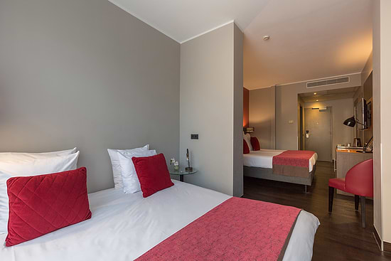 Leonardo Boutique Hotel Amsterdam Vondelpark - Superior Room 1 Twin Bed 2 Single Beds