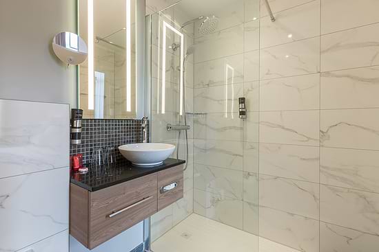 Leonardo Hotel Antwerpen - Bathroom