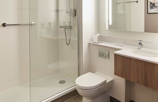 Leonardo Hotel Edinburgh Murrayfield - Bathroom