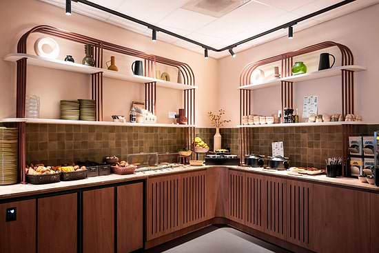 Leonardo Hotel Hengelo City Center - Зона завтрака