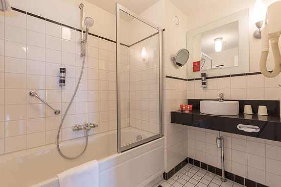 Leonardo Hotel IJmuiden Seaport Beach - Pokój typu Comfort 1 łóżko podwójne i dwa łóżka pojedyncze