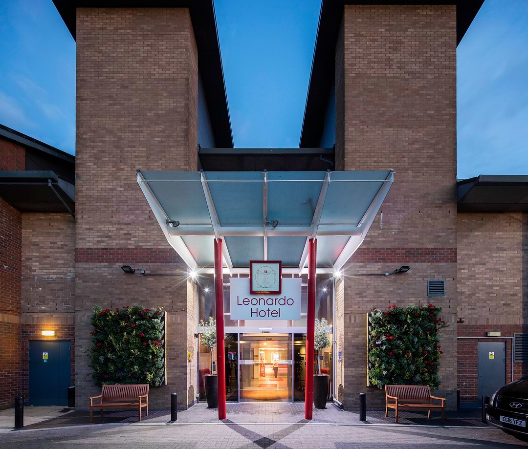 Leonardo London Heathrow Airport - Exterior