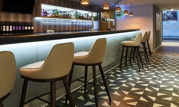 Leonardo London Heathrow Airport - Bar