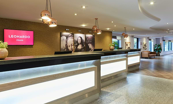 Leonardo London Heathrow Airport - Lobby