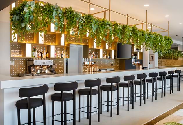 Бар отеля Leonardo Hotel Manchester Piccadilly