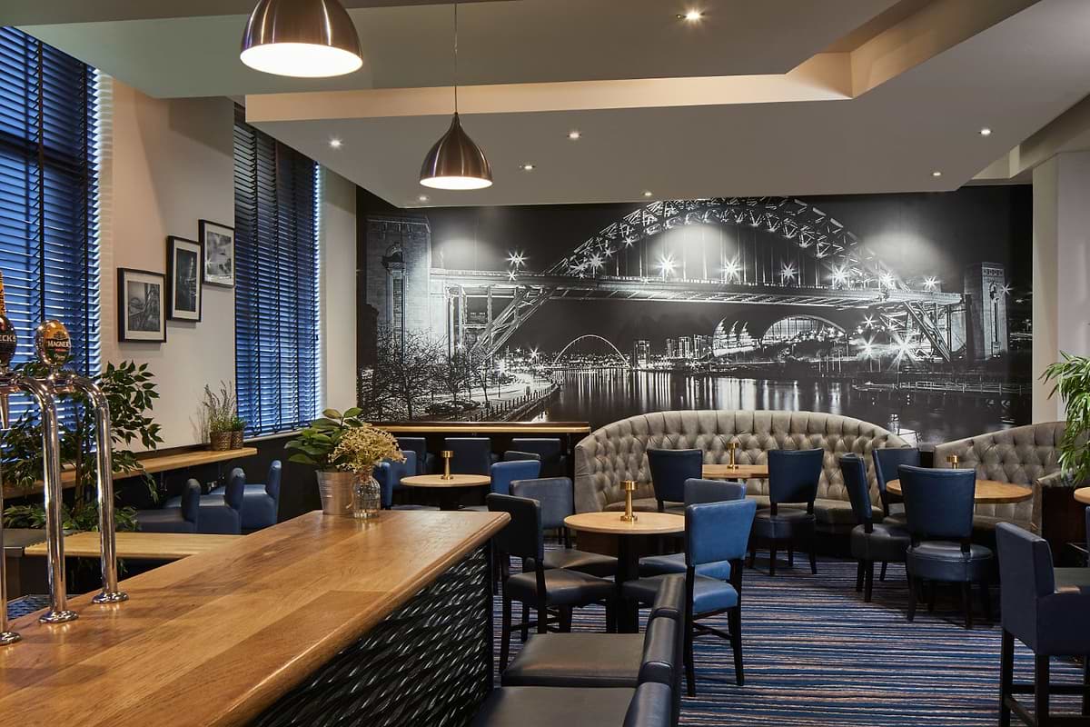 Leonardo Hotel Newcastle - Бар