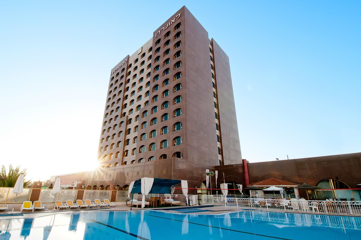 Leonardo Hotel Negev - Pool Area