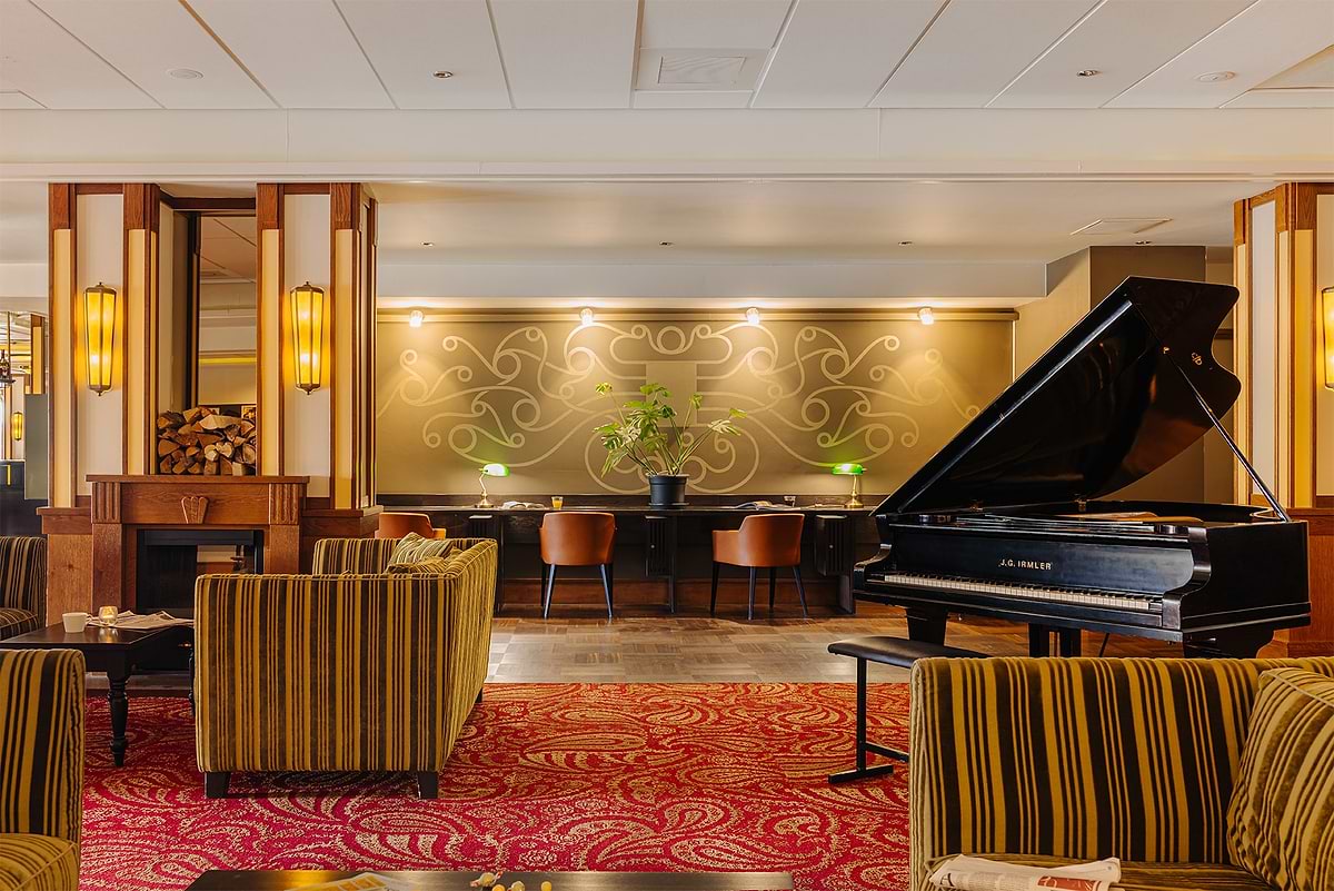 Leonardo Oranje Hotel Leeuwarden - Vestíbulo