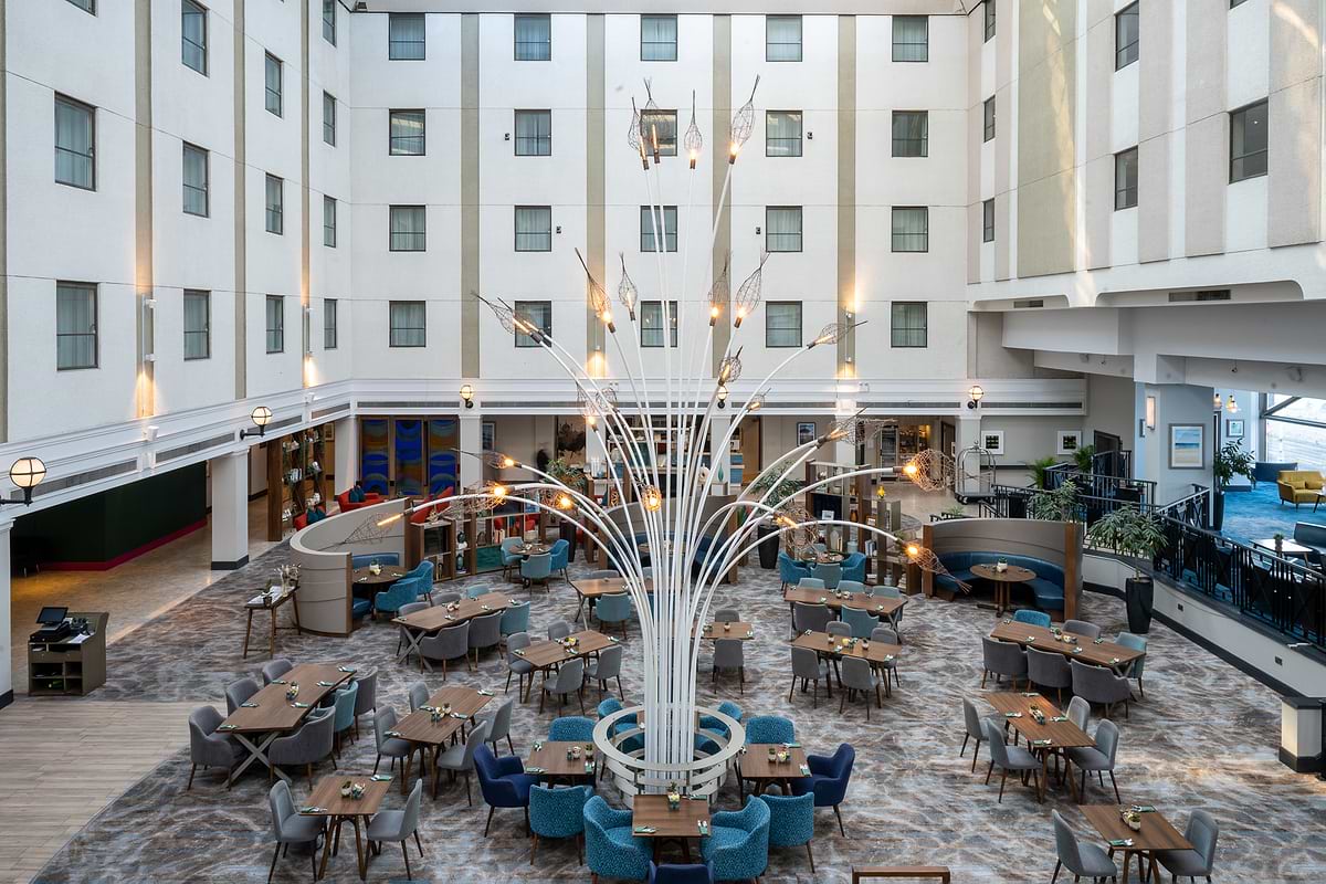 Leonardo Royal Hotel Brighton Waterfront - Atrium