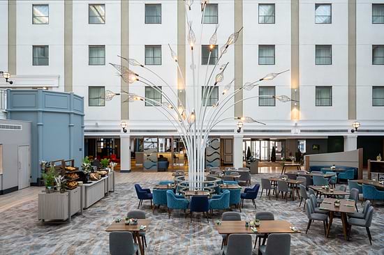 Leonardo Royal Hotel Brighton Waterfront - Atrium