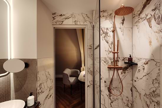 The Manor Amsterdam - جناح جونيور بسرير كينغ واحد وسرير أريكة واحد