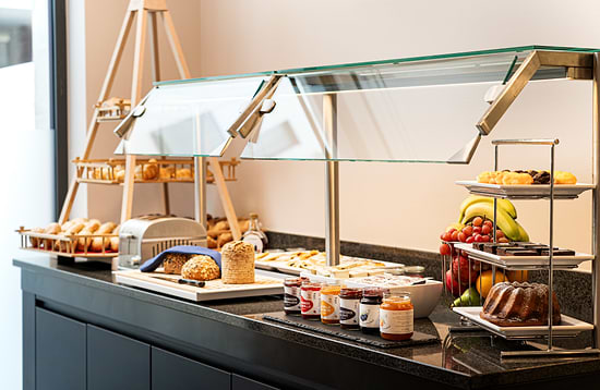 Leonardo Boutique Hotel Linz City Center - Desayuno Buffet