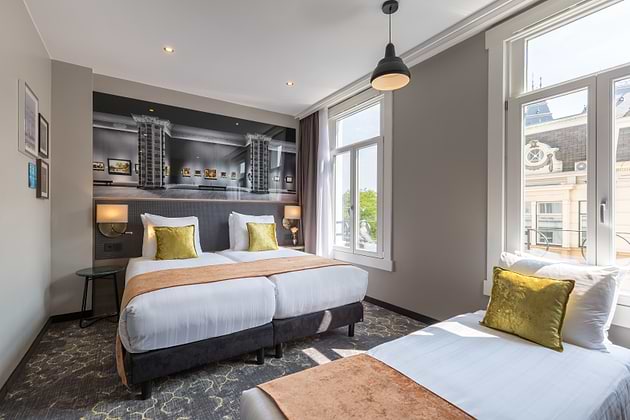 Leonardo Hotel Amsterdam Museum Quarter - Comfort Room 1 Double Bed 1 Single Bed