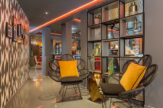 Leonardo Hotel Amsterdam Museum Quarter - Лобби