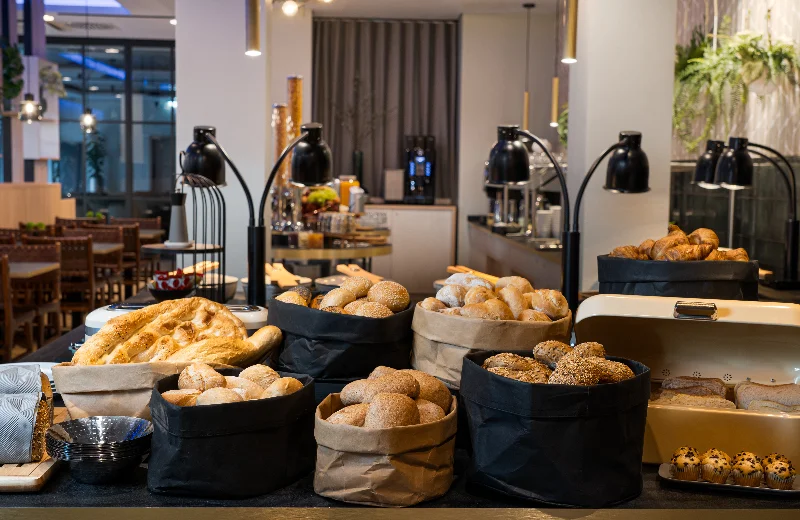master Altona - Breakfast