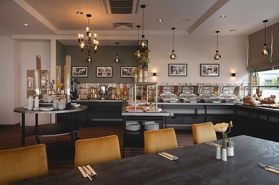 Leonardo Hotel Heidelberg City Center - Breakfast buffet