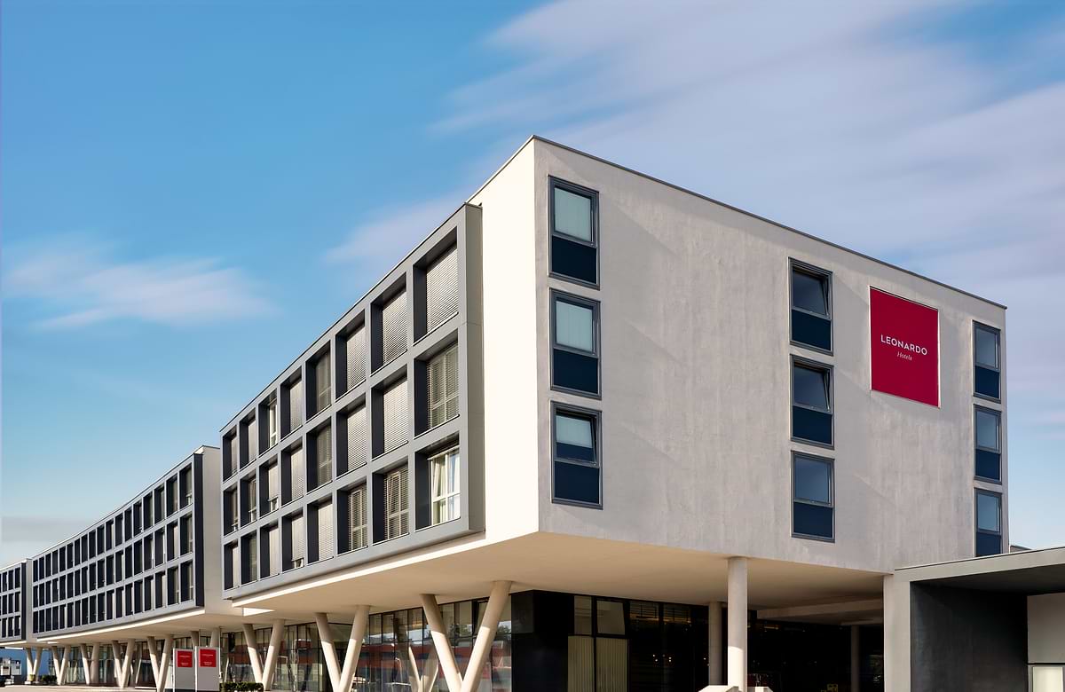 Leonardo Hotel Salzburg Airport - Außenbereich
