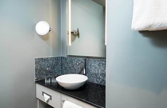 Leonardo Royal Hotel Cologne Bonn Airport - Bathroom